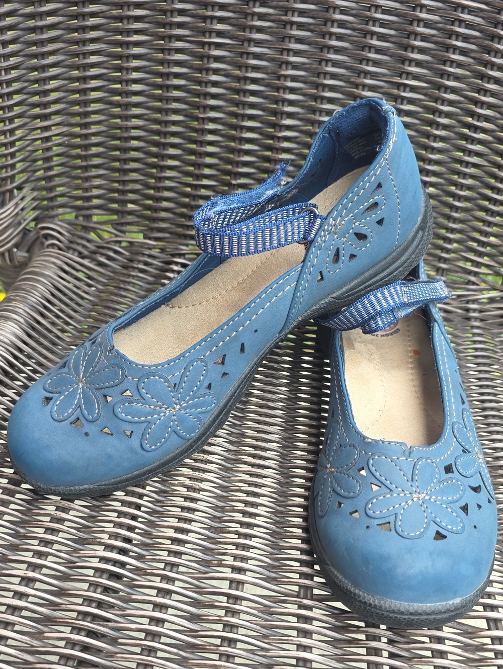 Earth Spirit Mary Jane Flats Floral Cutout  Size 7